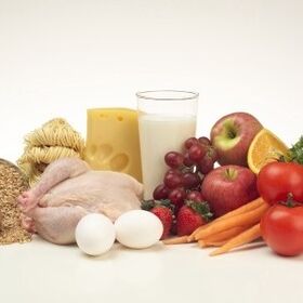6枚の花びらの食事療法のタンパク質食品と果物