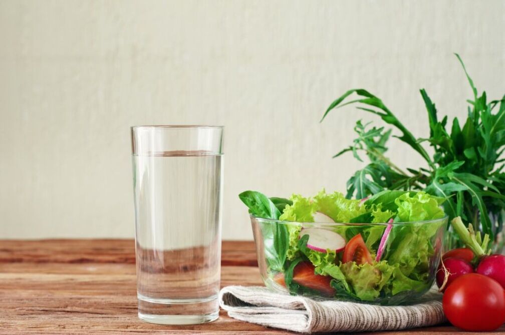 食事前の水は怠惰な食事の本質