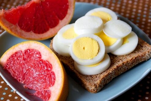 マギーダイエット用の卵とグレープフルーツ